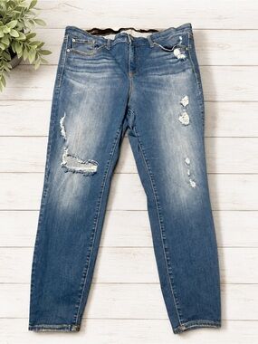 Torrid Sky High Skinny Distressed Jeans Size 20R